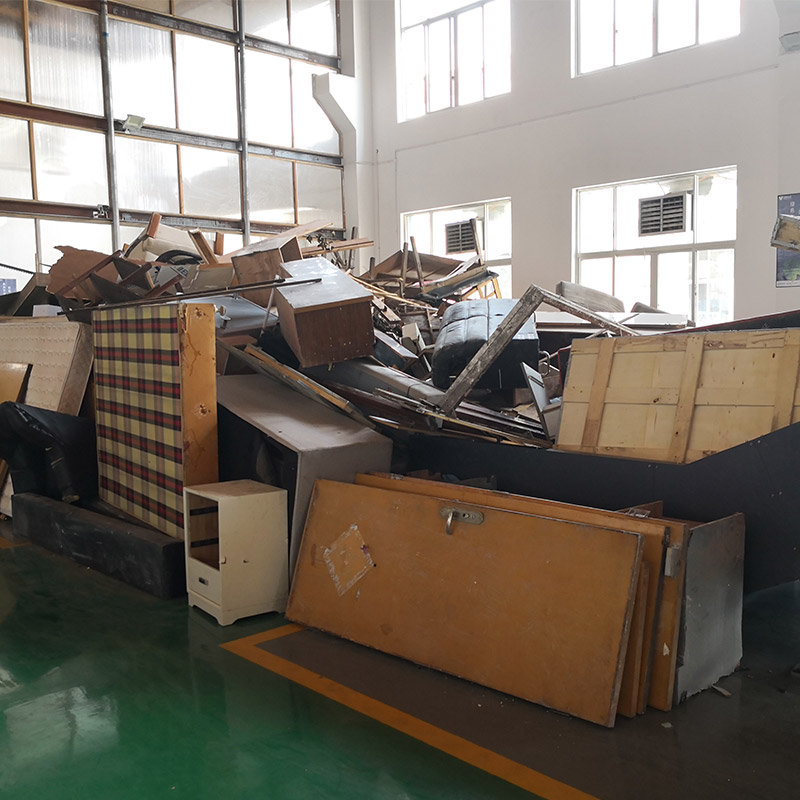 木質廢料撕碎機_廢家具“秒變”再生資源！